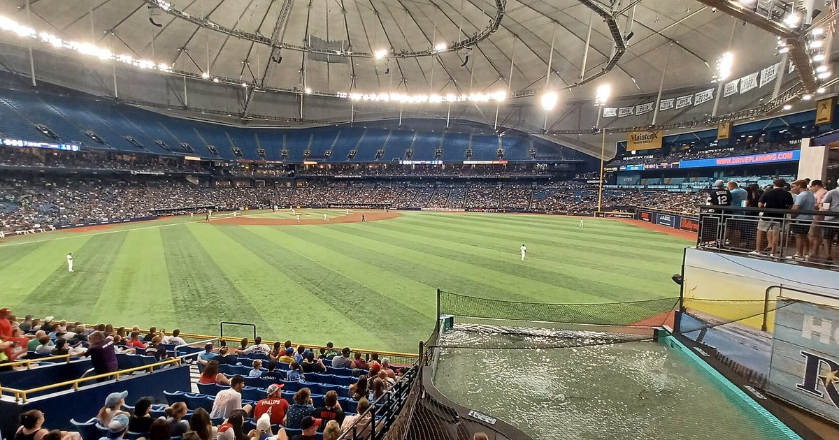 Tropicana Field — 브루어스 대 레이스, 지붕 캣워크 맞히는 특수 훈련은 진짜일까