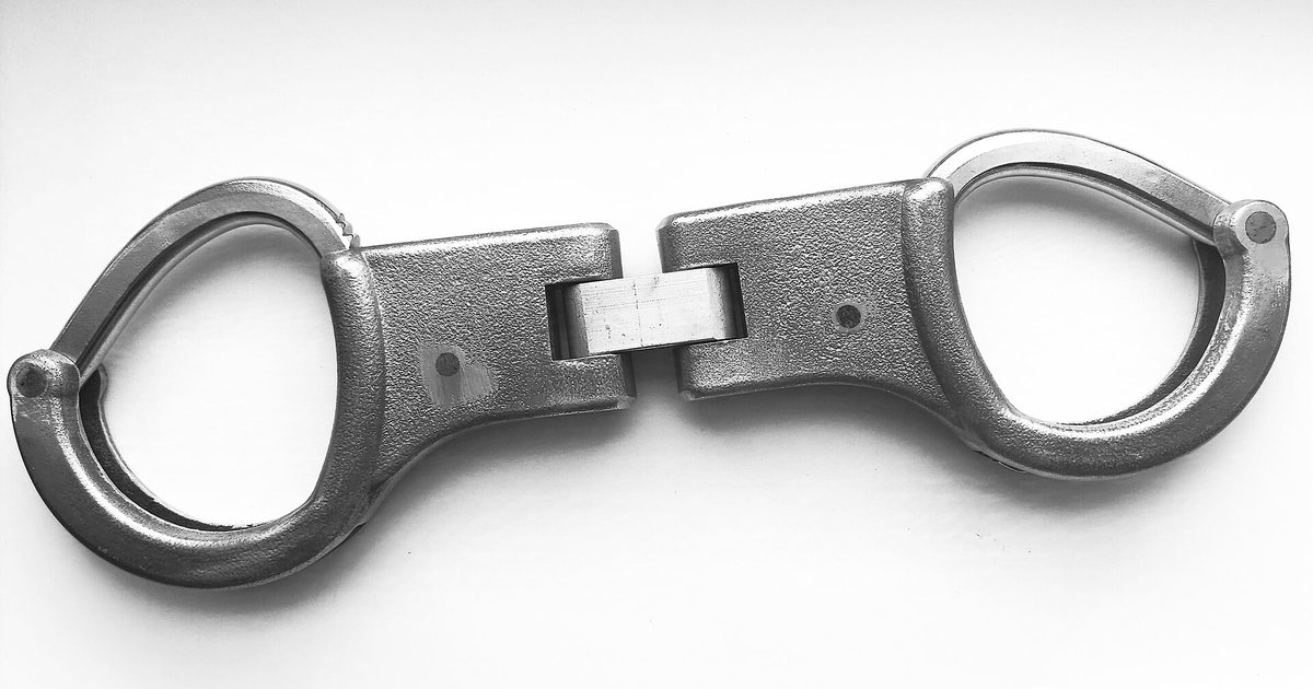 Handcuffs — 긴급 체포 요건, 어떤 상황에서 가능하고 일반 체포와 무엇이 다를까요?